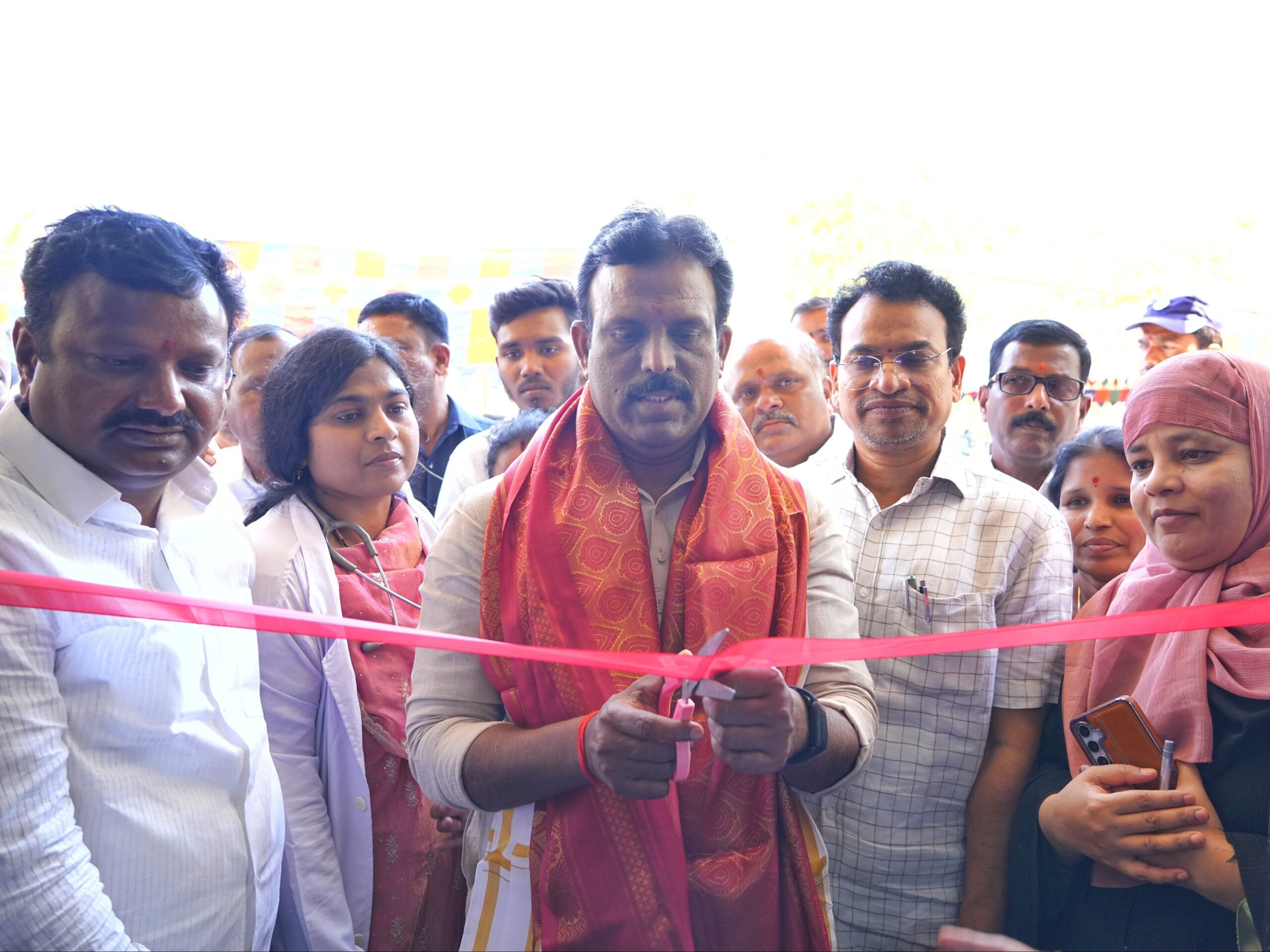 ప్రజా ఆరోగ్యానికి ప్రాధాన్యత: ఎమ్మెల్యే