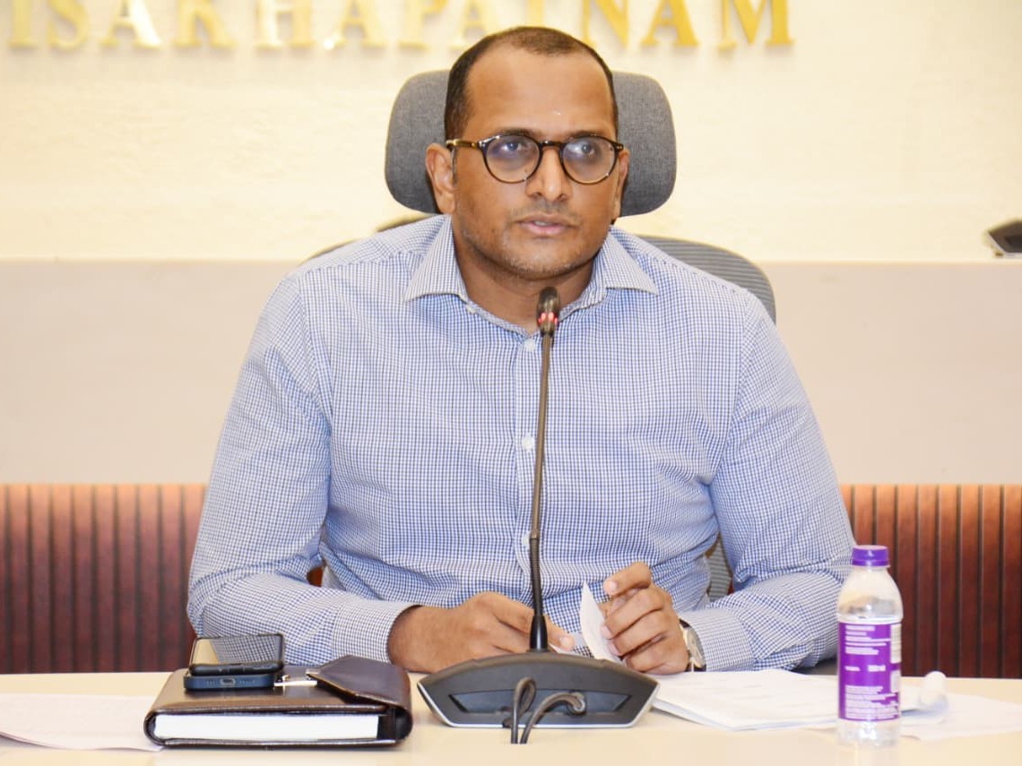 ‘సెమినార్ ఏర్పాట్లు పకడ్బందీగా చేయాలి’