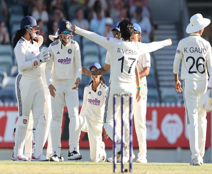 భారత్‌తో టెస్టు.. భారీ లీడ్ సాధించిన ఆసీస్