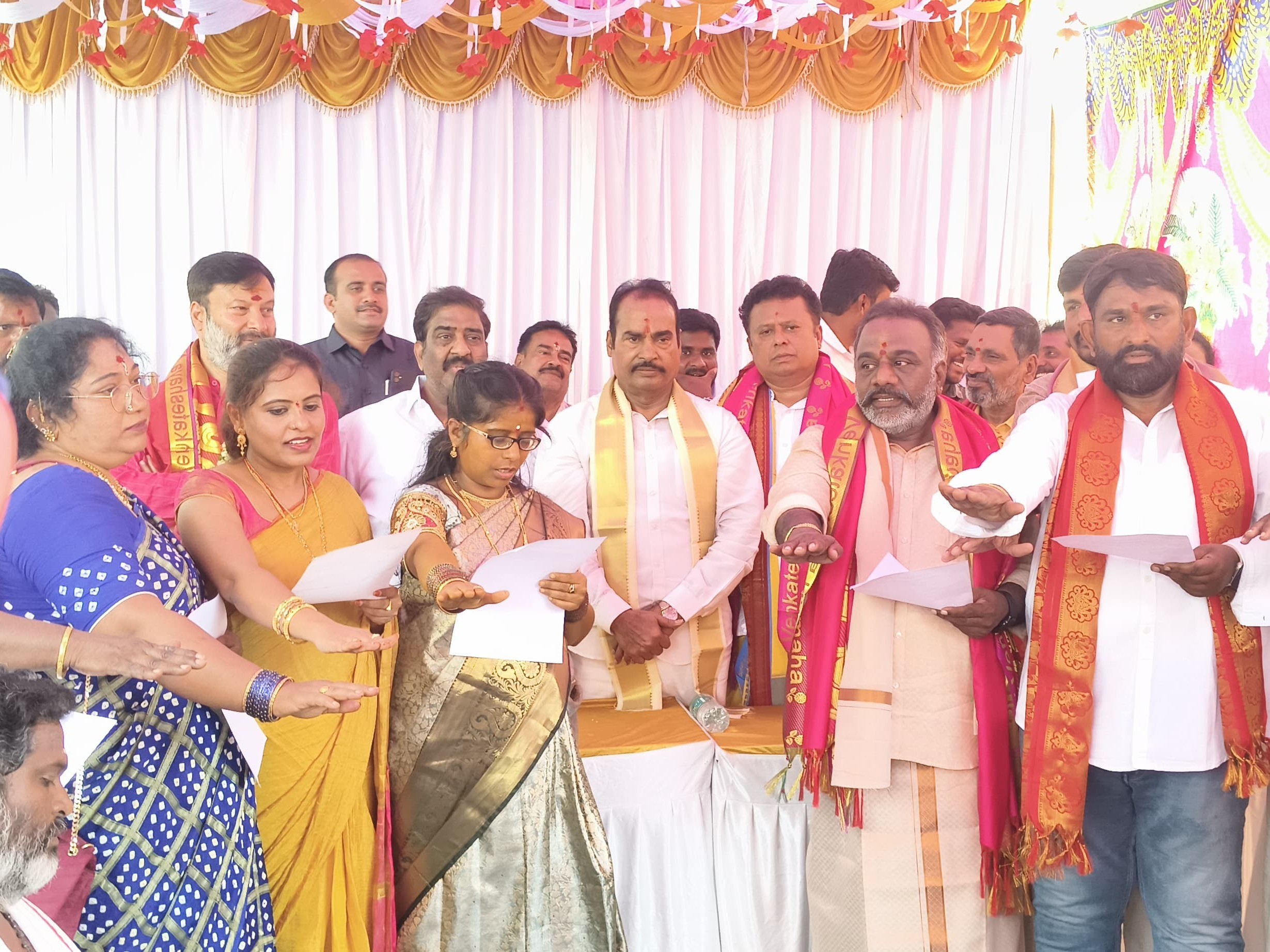 అంకాళమ్మ ఆలయ పాలకమండలి ప్రమాణ స్వీకారం