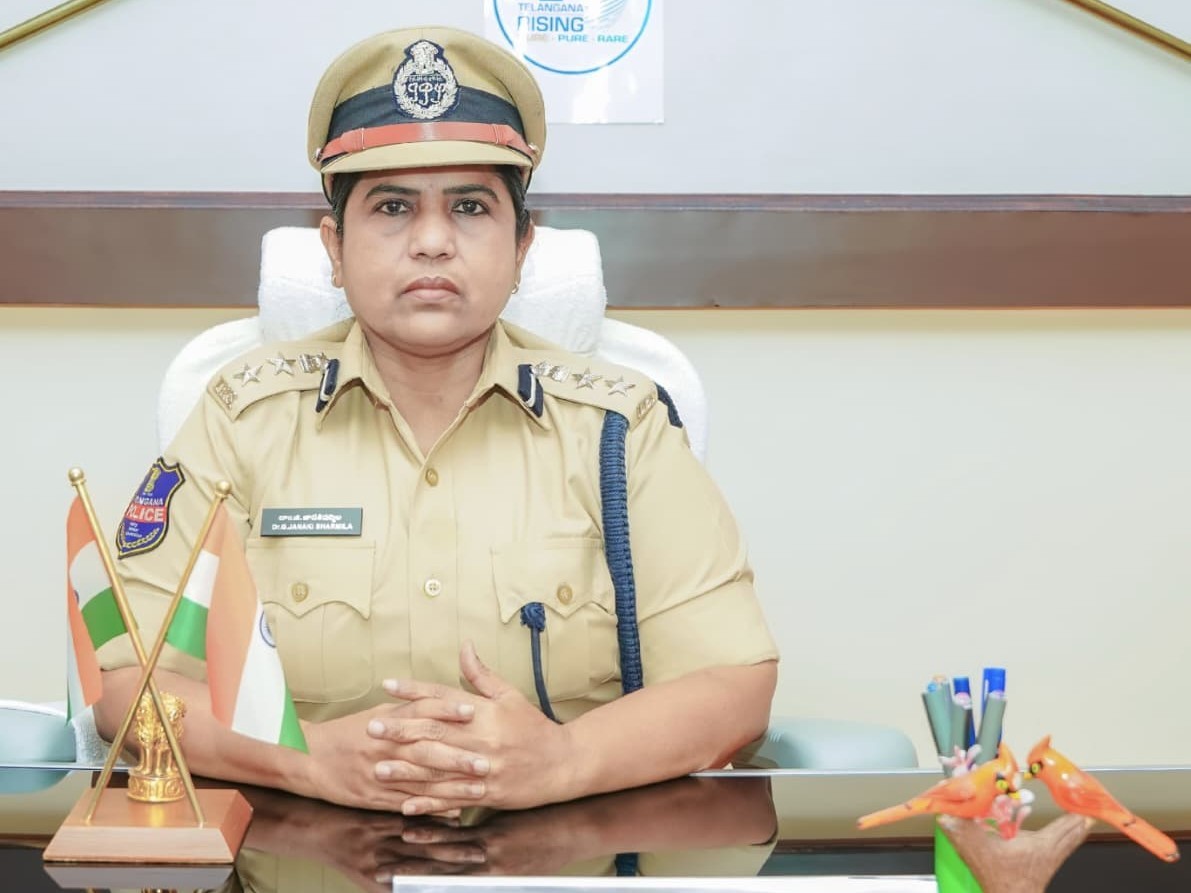 ‘మహిళలు అన్ని రంగాల్లో ముందుకు రావాలి’