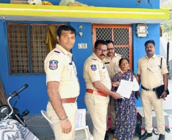 వృద్ధురాలిపై కొడుకు, కోడళ్లు దాడి