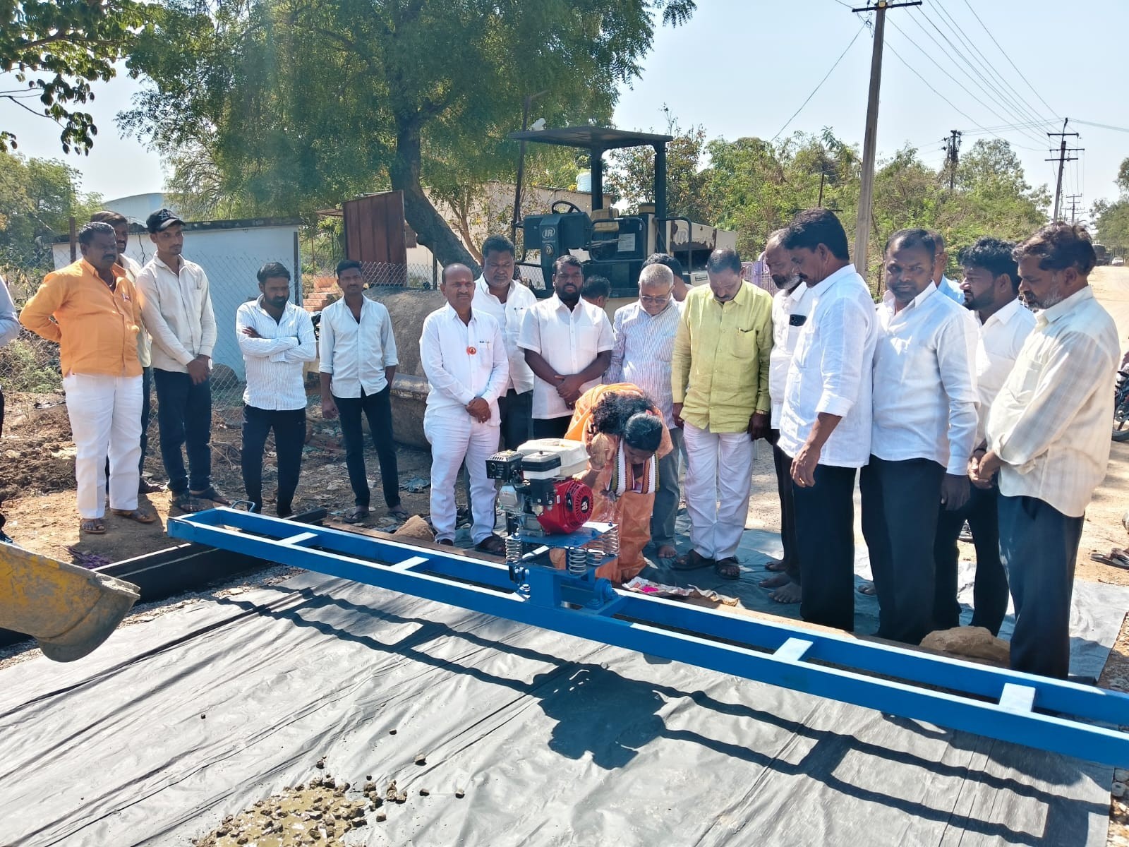 సీసీరోడ్డు పనులకు మోక్షం.. రూ.30 లక్షలు మంజూరు