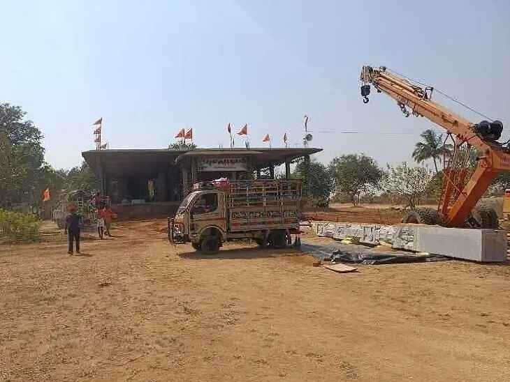 శివాలయంలో ధ్వజస్తంభ ప్రతిష్ఠాపన