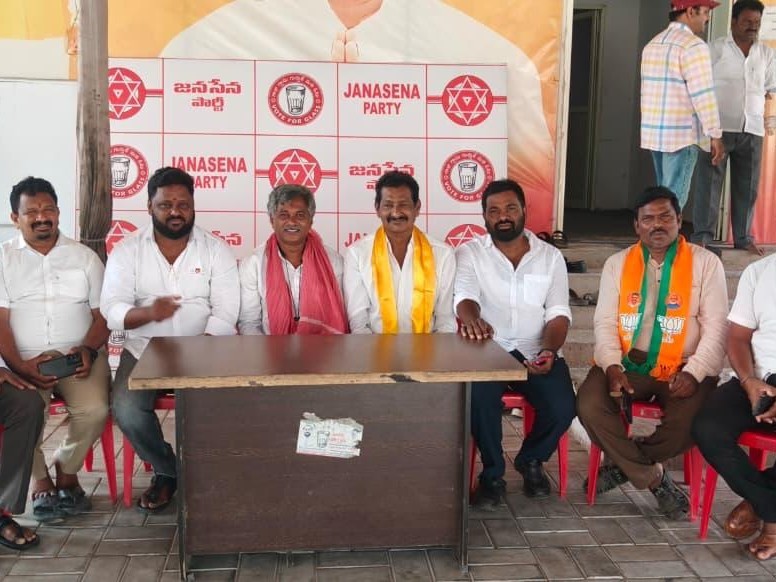 రహదారుల నిర్మాణానికి నిధులు మంజూరు