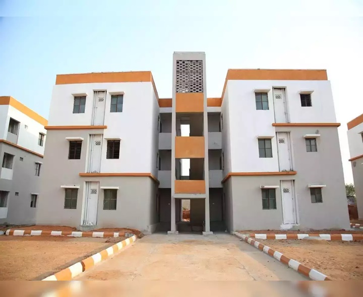 వారికి డబుల్ బెడ్రూం రద్దు!