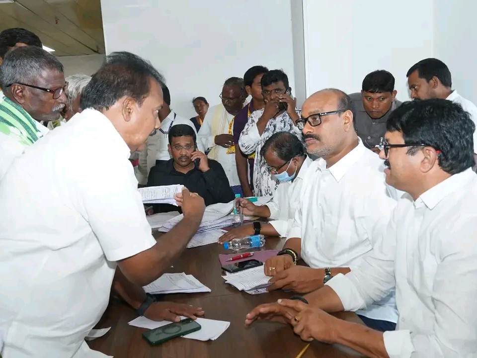 ‘ప్రజా సమస్యల పరిష్కారమే ప్రభుత్వ ధ్యేయం’