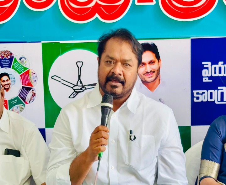 కేసులకు భయపడే ప్రసక్తి లేదు: దాడిశెట్టి రాజా