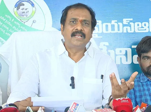 చంద్రబాబుపై కురసాల కన్నబాబు ఫైర్