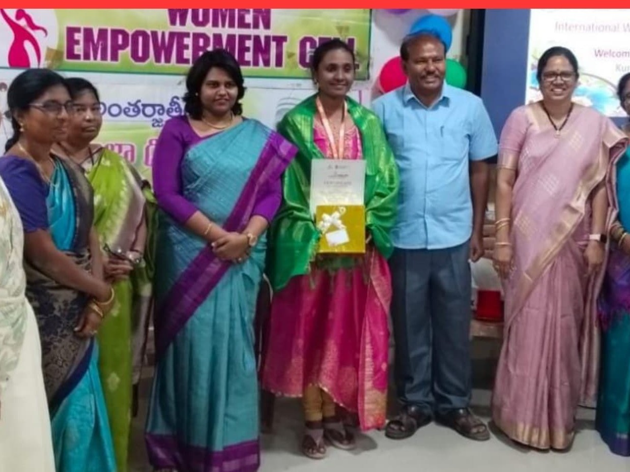 మహిళలు అన్ని రంగాల్లో రాణించాలి: జడ్జి