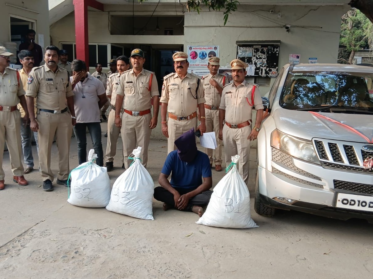 60 కిలోల గంజాయి స్వాధీనం