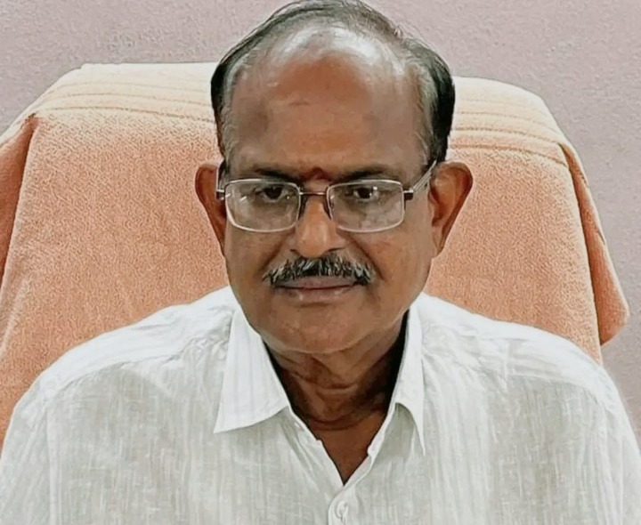 మండపేటలో ప్రత్యేక ఆధార్ క్యాంపులు: కమిషనర్