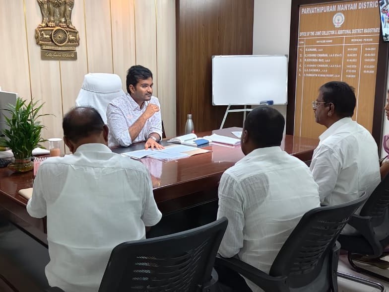 ‘కేసుల పరిష్కారంలో జాప్యం వద్దు’