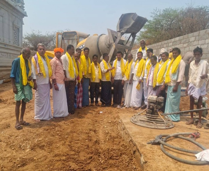 హల్లికెరలో సీసీ రోడ్డు పనులు ప్రారంభం