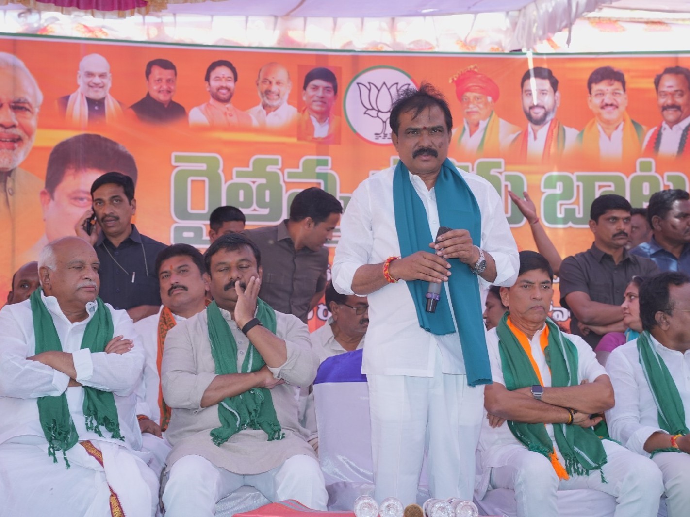 పెట్టుబడి సహాయం వెంటనే విడుదల చేయాలి: MP, MLA