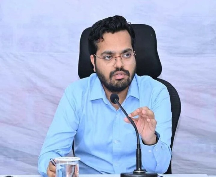 ‘సెలవు రోజుల్లోనూ ఆస్తి పన్నులు చెల్లించవచ్చు’