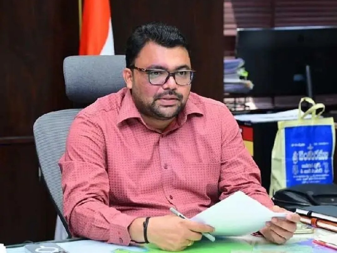 ముమ్మరంగా కొనసాగుతున్న యూరియా పంపిణీ: కలెక్టర్