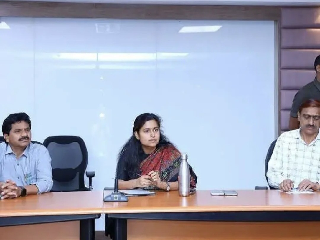 అంతర్జాతీయ మహిళా దినోత్సవం.. కలెక్టర్ సూచనలు