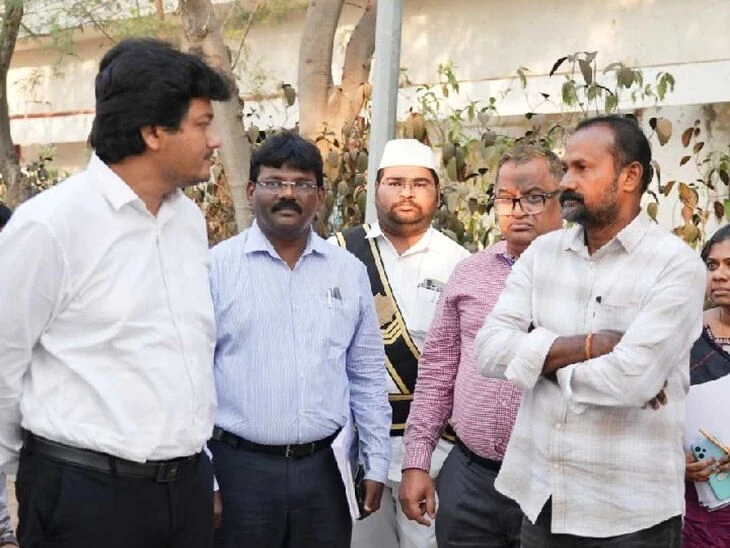 మార్టూరులో హౌస్ ట్యాక్స్ వసూళ్లపై పంచాయతీరాజ్ కమిషనర్ సమీక్ష