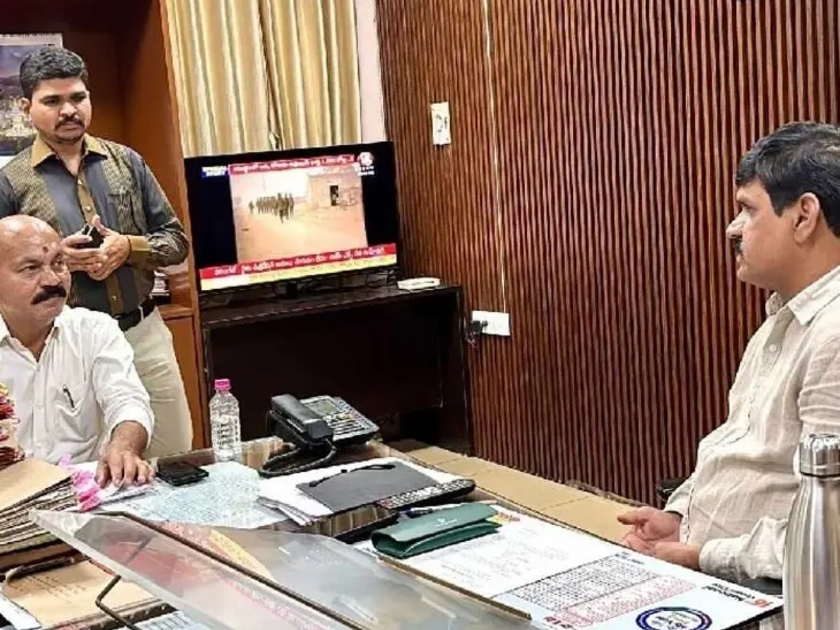 సమస్యలపై అదనపు కలెక్టర్కు ఎమ్మెల్యే విన్నపం