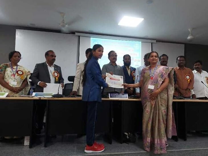 రాష్ట్ర స్థాయికి ఎంపికైన విద్యార్థి