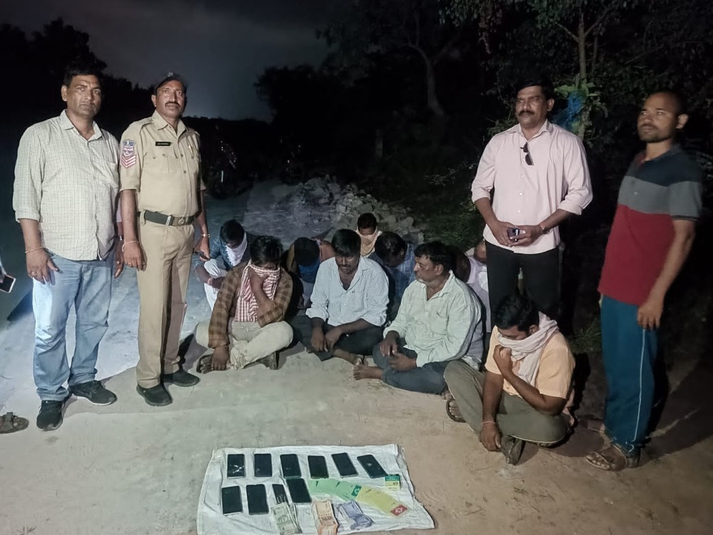 కోడిపందేల స్థావరంపై దాడి.. 23 మంది అరెస్ట్