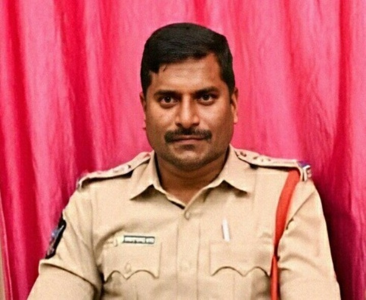 రోడ్డు ప్రమాదంలో గుర్తుతెలియని మహిళ మృతి