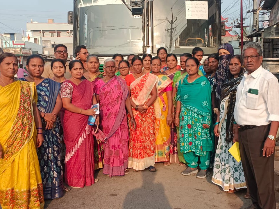 మహిళా దినోత్సవ వేడుకలకు ఫిరంగిపురం నుంచి మహిళల రాక