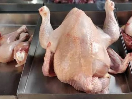 అమలాపురంలో పెరిగిన చికెన్ ధరలు