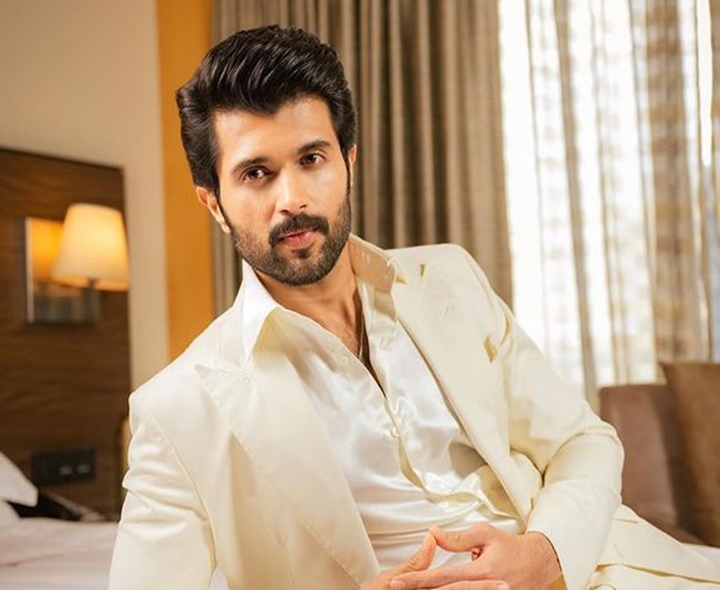 శౌర్యువ్ దర్శకత్వంలో రౌడీ హీరో?