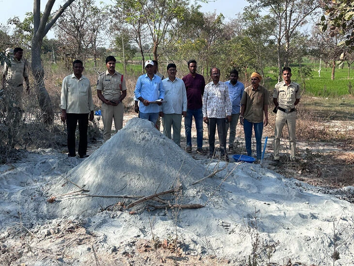 అక్రమ బోరుబావి సీజ్..!