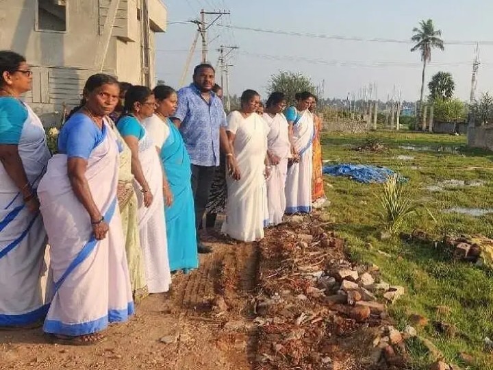 మోగల్లులో వైద్య బృందం పర్యటన