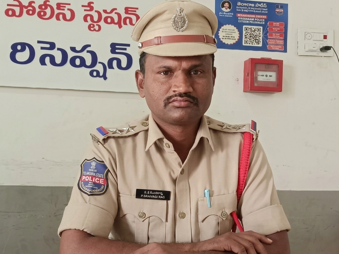 అక్రమంగా ఇసుక తరలింపు.. పట్టుపడిన ట్రాక్టర్లు