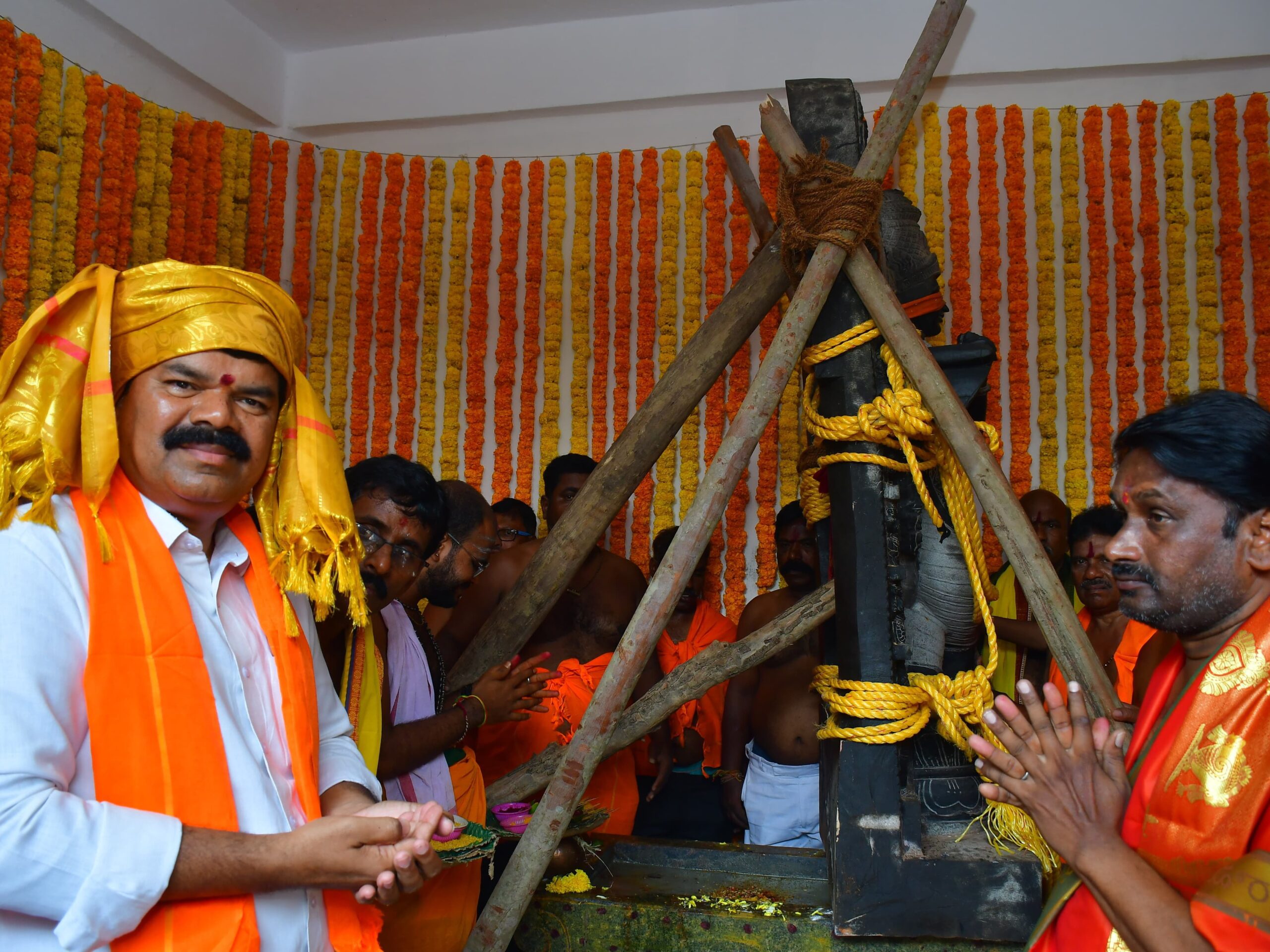 విగ్రహ ప్రతిష్ట మహోత్సవంలో పాల్గొన్న ఎమ్మెల్యే