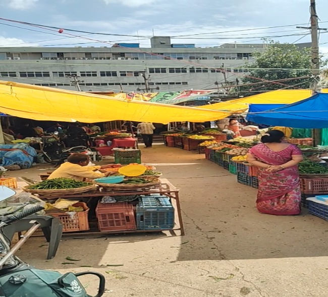 నేడు ఉప్పల్ పెద్ద మార్కెట్‌లో కూరగాయలు ధరలు