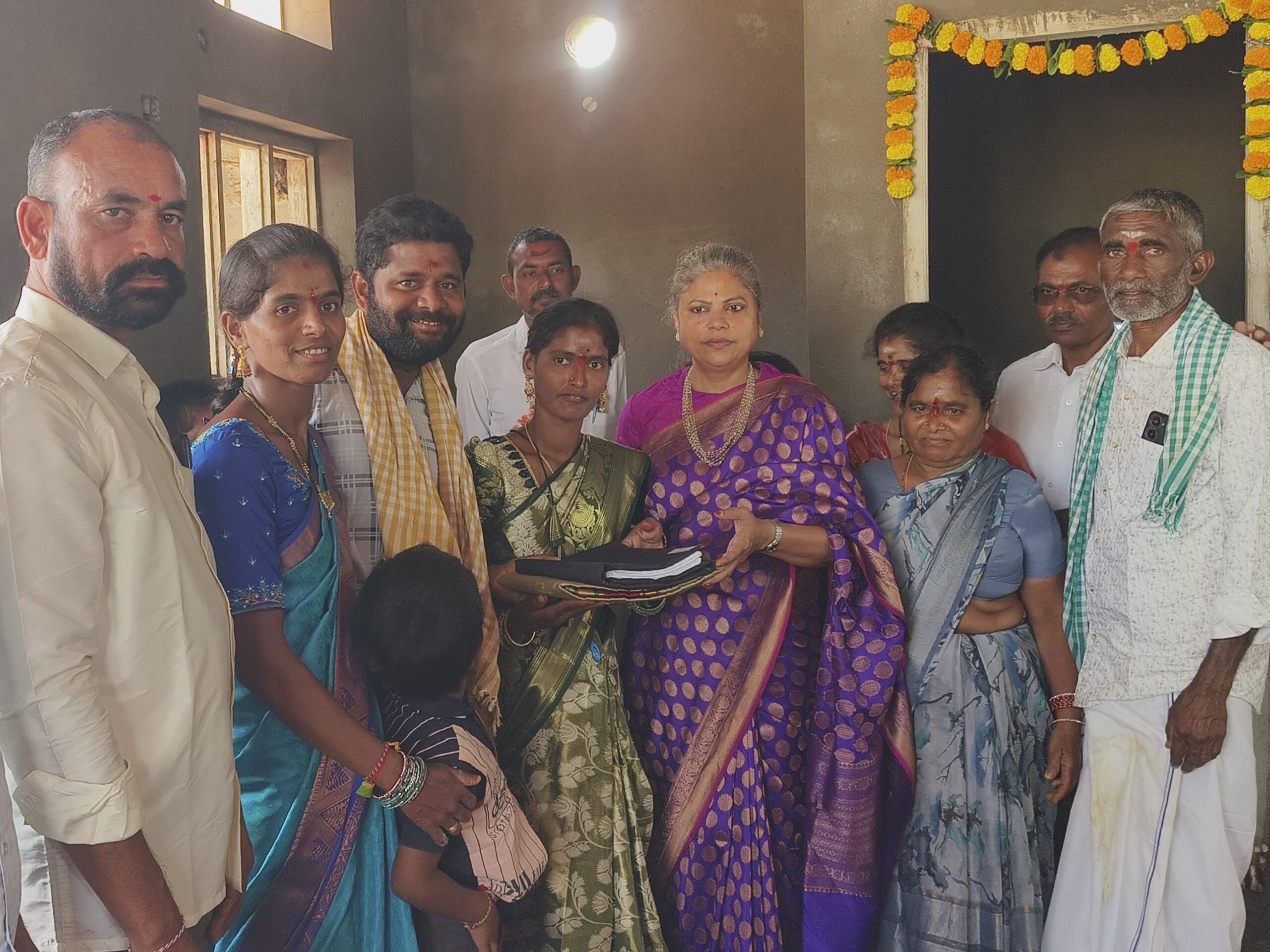 నూతన గృహప్రవేశ కార్యక్రమంలో పాల్గొన్న BRS అధ్యక్షురాలు