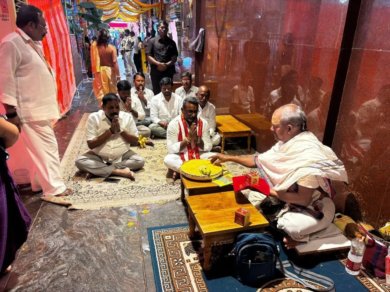 శ్రీ కనకదుర్గమ్మ అమ్మవారిని దర్శించుకున్న ఎమ్మెల్యే