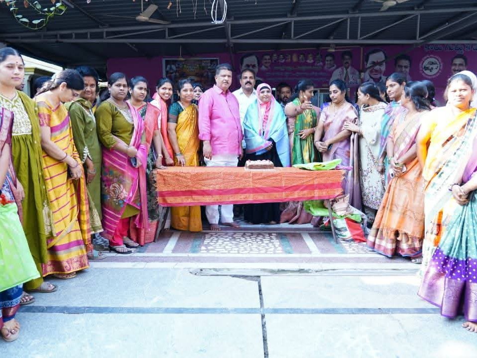 క్యాంపు కార్యాలయంలో ఘనంగా మహిళా దినోత్సవ వేడుకలు