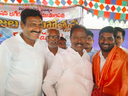 జిల్లా ఉపసర్పంచ్ ఫోరం ఉపాధ్యక్షుడిని సన్మానించిన MLA