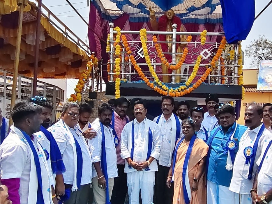 ఇరుగుళంలో డా. బీ.ఆర్. అంబేద్కర్ విగ్రహం ఆవిష్కరణ