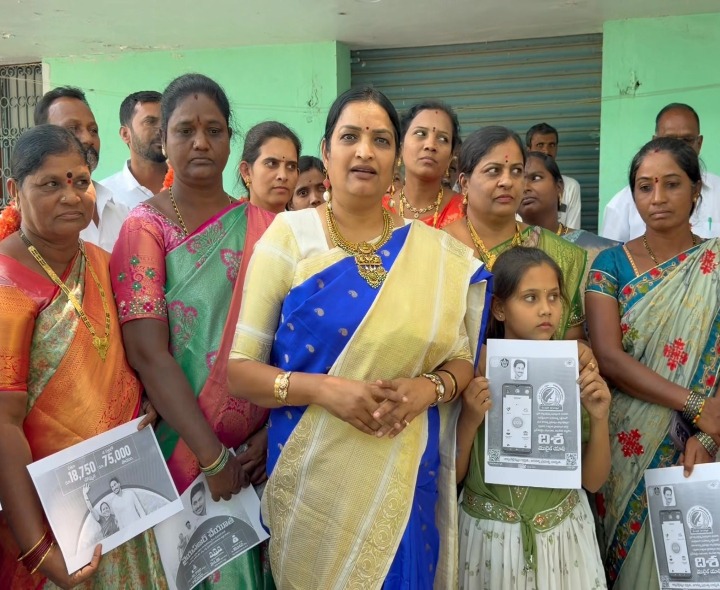 కూటమి ప్రభుత్వ హామీలన్నీ మోసాలే: ఉషశ్రీ చరణ్