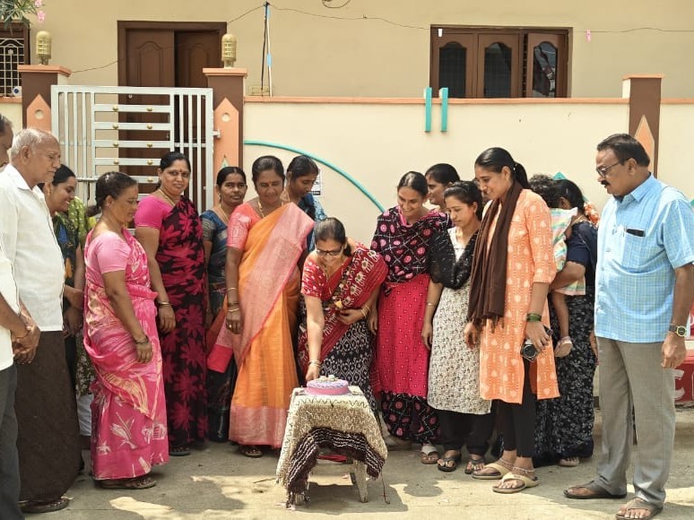 ‘మహిళలు అన్ని రంగాల్లో అభివృద్ధి సాధించాలి’