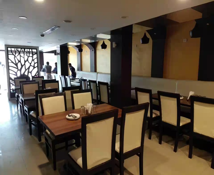 సెలబ్రేషన్స్ రెస్టారెంట్‌పై ఐటీ దాడులు