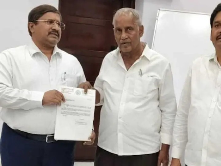 సింగరేణి సీఎండీకు వినతి పత్రం అందజేసిన ఎమ్మెల్యే