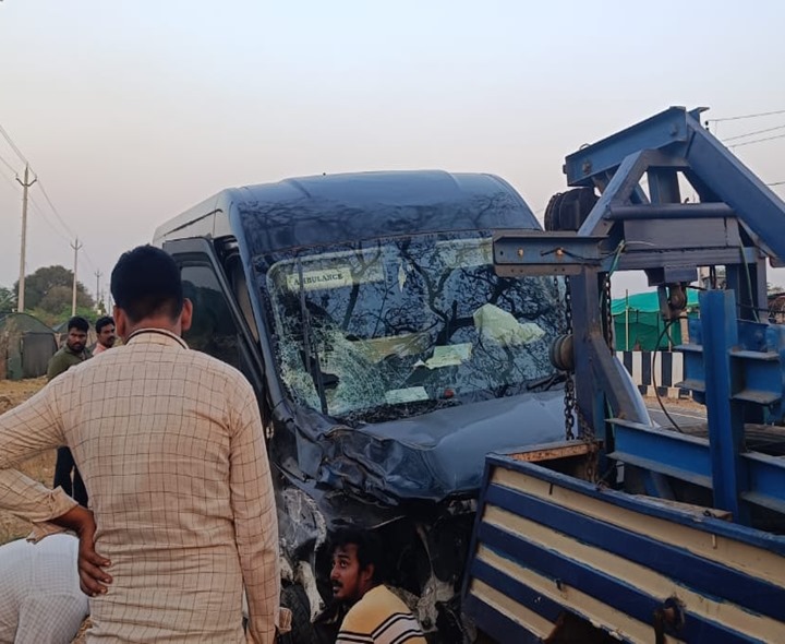 సీఎం కాన్వాయ్ ఢీ.. యువకుడు మృతి