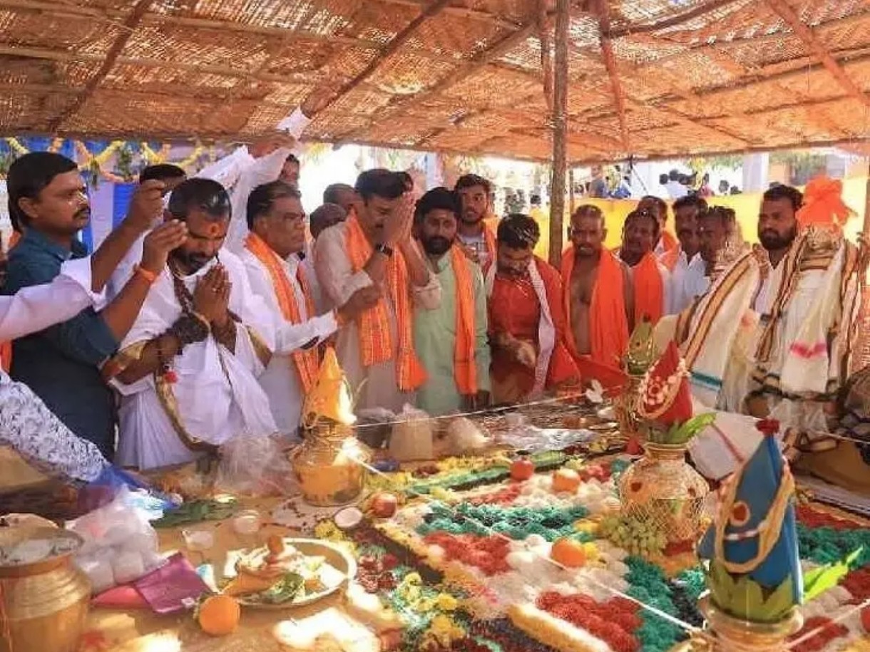 విగ్రహ ప్రతిష్ఠ మహోత్సవంలో పాల్గొన్న ఎమ్మెల్యే