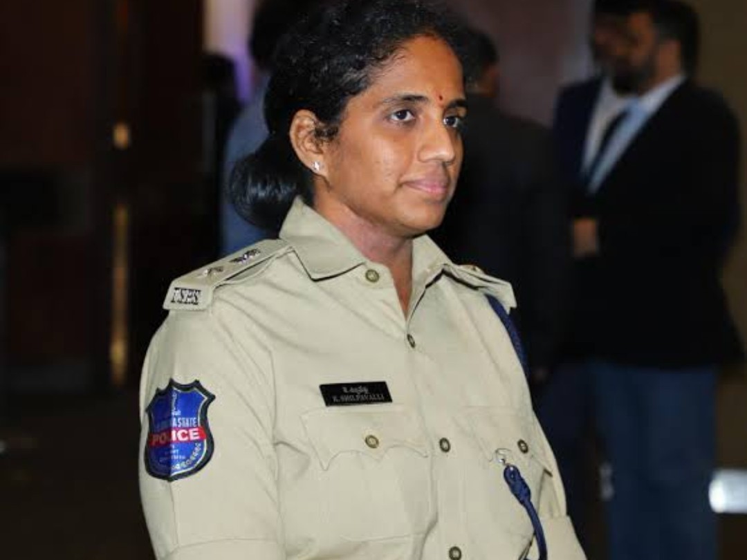 జీవితం ఒక్కటే.. యువతకు డీసీపీ సూచన