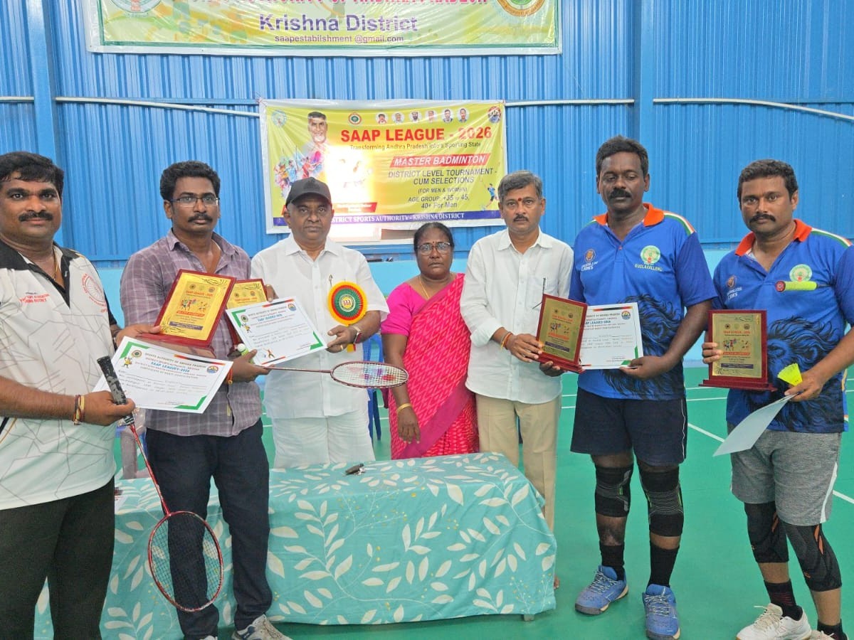 ‘ఇండోర్ స్టేడియంలో క్రీడా పోటీలు నిర్వహించడం అభినందనీయం’