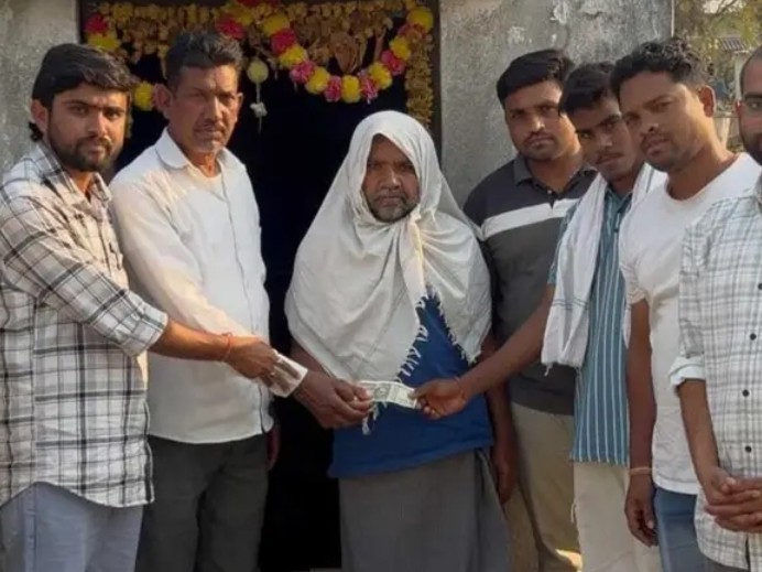 నలుగురు చిన్నారులకు ‘గిరిజన సంఘం’ భరోసా