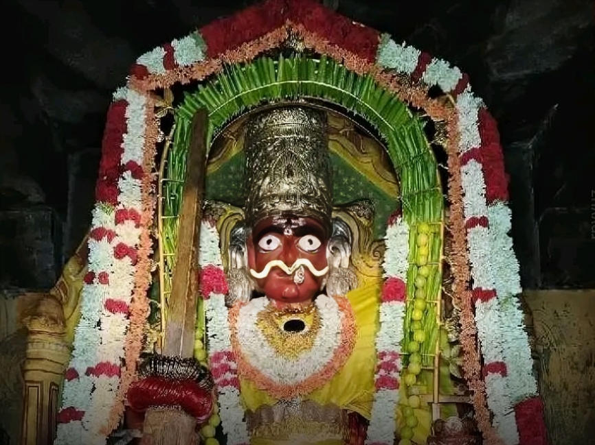 ఉమామహేశ్వర స్వామి అమ్మవారికి ప్రత్యేక పూజలు